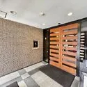 ガーデンホーム幡ヶ谷 木目調で落ち着きのある造りです