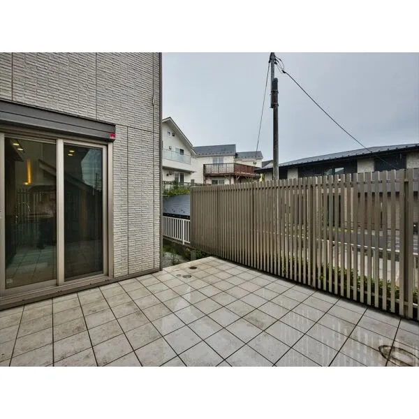 横浜市青葉区青葉台１丁目 テラス