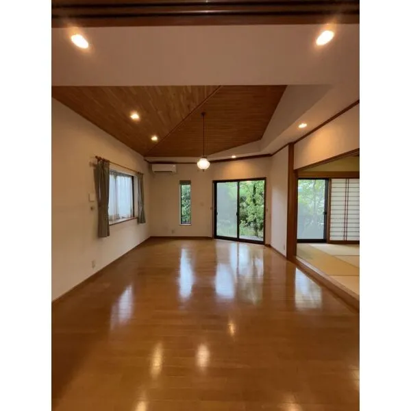 八王子市みつい台2丁目 リビング
