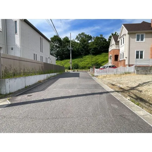 長久手市片平１丁目 前面道路（西側）