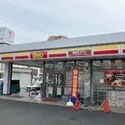 さいたま市見沼区大字小深作 デイリーヤマザキ 七里駅前店（コンビニ）まで約500m（徒歩7分）