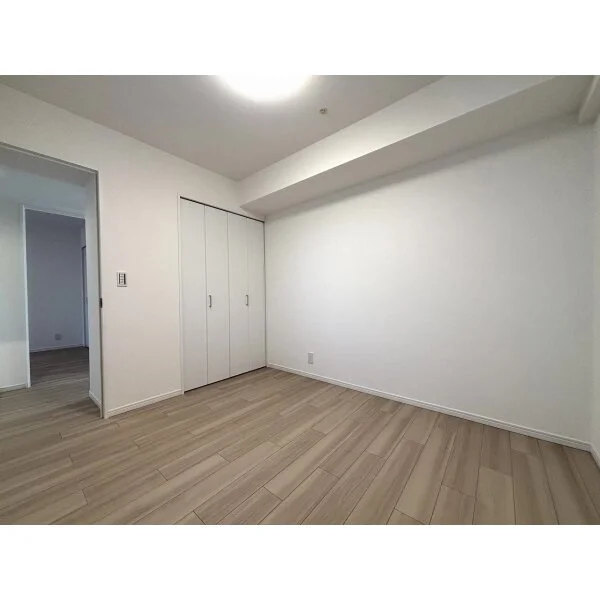 ルネ・グランディル その他画像