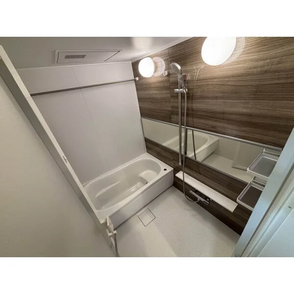 ルネ・グランディル その他画像