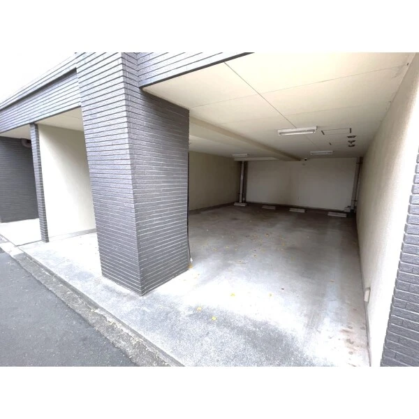 ユニーブル荻窪 駐車場