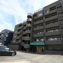 ロイヤルアーク覚王山 スーパーや小学校が身近に揃う住環境。西山公園まで約300mなど、住みやすいエリアに位置しています。