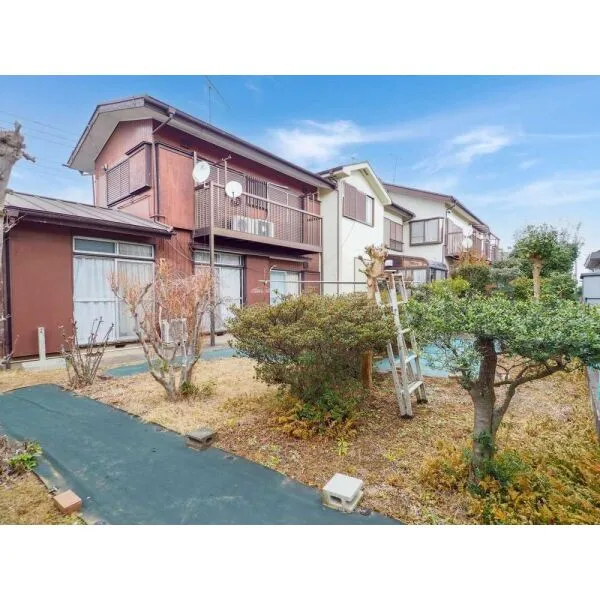 八王子市めじろ台2丁目 現地(古家あり):庭から建物を望む