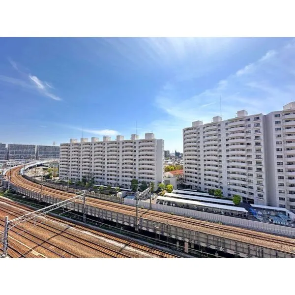 ヨコハマオールパークス 第三街区 <バルコニーからの眺望写真(2026年4月撮影)>南東向き・最上階につき、陽当たり良好!