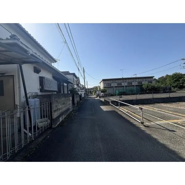 国分寺市富士本2丁目 前面道路含む現地写真