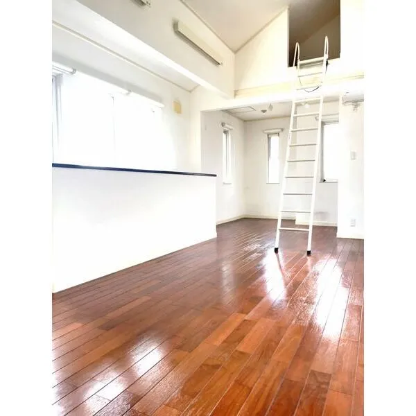 大田区田園調布５丁目 明るい室内です。光を風を抱き、開放感を描きあげた空間デザインがここにあります。