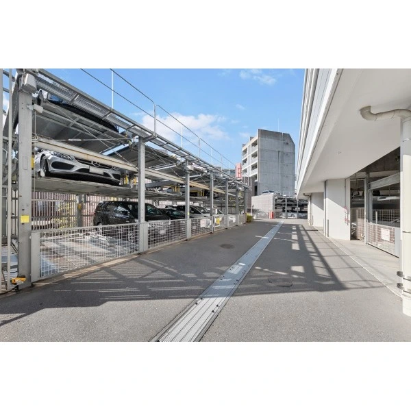 グランドミレーニア 駐車スペース