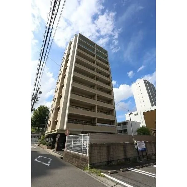 藤和シティホームズ一社 地上11階建の9階部分。地下鉄東山線の2駅が利用でき、行き先に合わせて駅を使い分けられます。