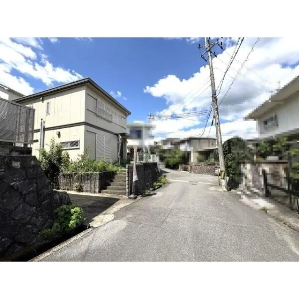 長岡京市高台４丁目 前面道路含む現地写真