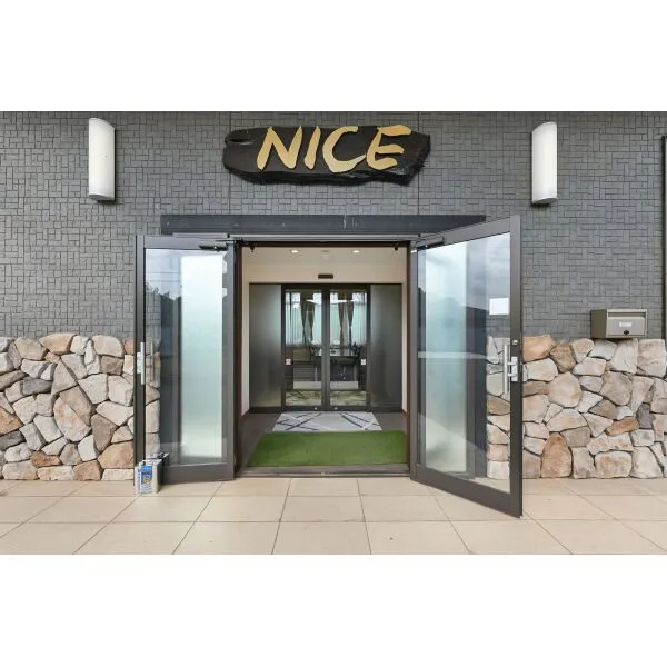 成田市前林 エントランス