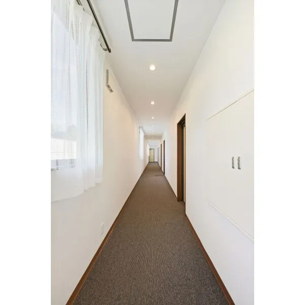 成田市前林 廊下