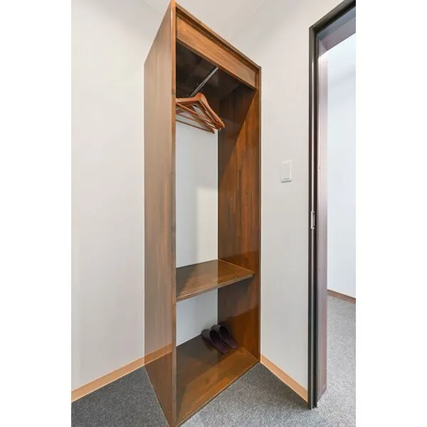 成田市前林 収納