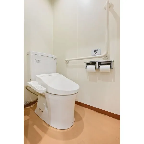 成田市前林 女子トイレ