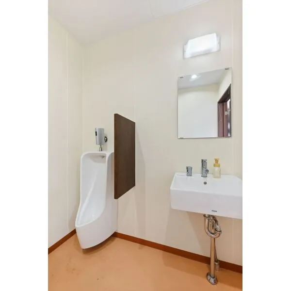 成田市前林 男子トイレ