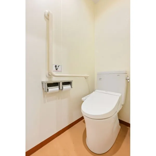 成田市前林 男子トイレ