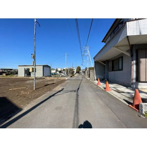 藤沢市本鵠沼５丁目 前面道路（北西方向）