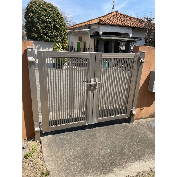 西宮市甑岩町 門扉