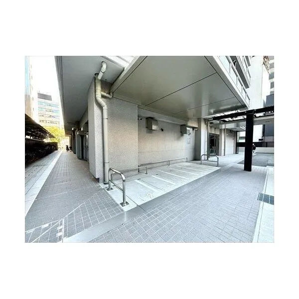 タワー・ザ・ファースト名古屋伏見 バイク置場２