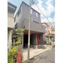 さいたま市南区四谷３丁目 ビルトインガレージを備えた機能的な3階建住宅です。