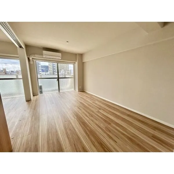 日商岩井中津マンシヨン リビング