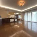 多摩市桜ヶ丘１丁目 リビング（２０２６年６月撮影）