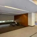 コスモ北新横濱ステーションフロント ゆったりとした広さのエントランス。オートロックや宅配ボックスが備わり、日々の暮らしをサポートします。