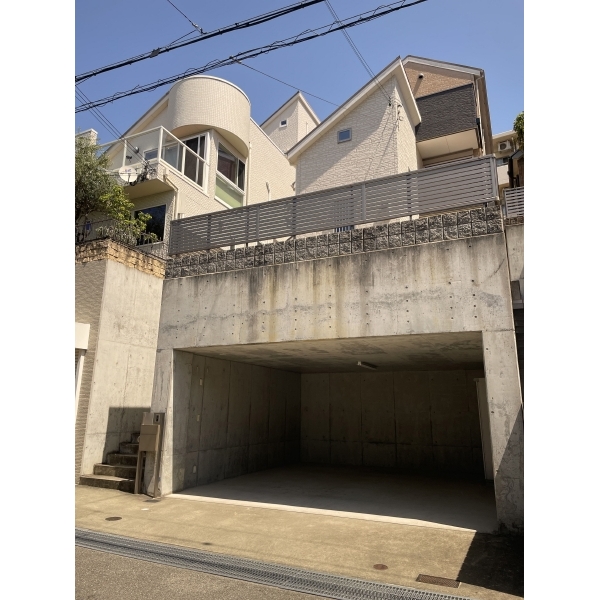 神戸市垂水区歌敷山４丁目 木造スレート葺2階建、ゆとりある４LDK♪エコで快適なオール電化のお住まいです