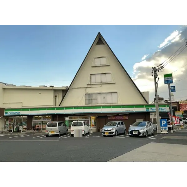 名古屋市昭和区長戸町６丁目 ファミリーマート昭和檀溪通四丁目店（コンビニ）まで約300m（徒歩4分）