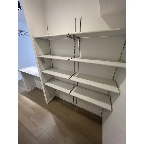 丸の内パークマンション キッチン横収納