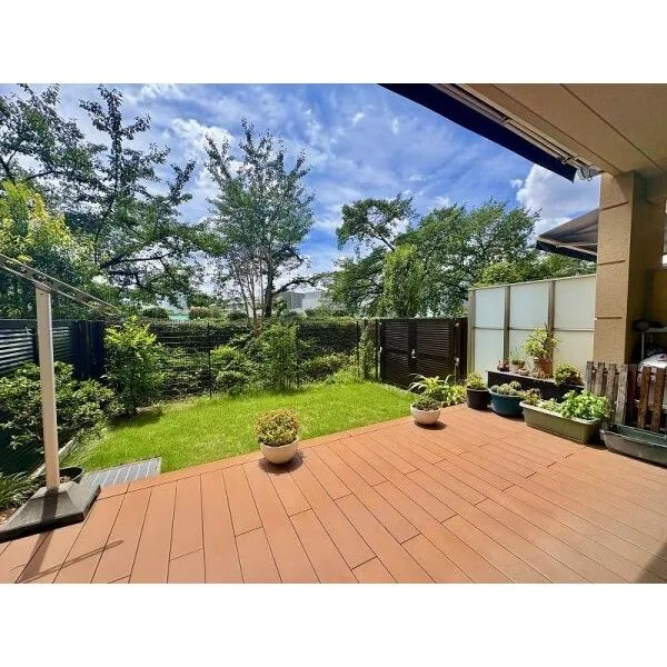 ヴェレーナシティ パレ・ド・プラージュ オープンエアリビングはお部屋の方のみが利用可能なくつろぎの空間