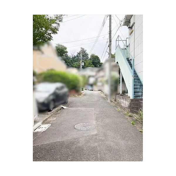 三鷹市大沢２丁目 北側前面道路