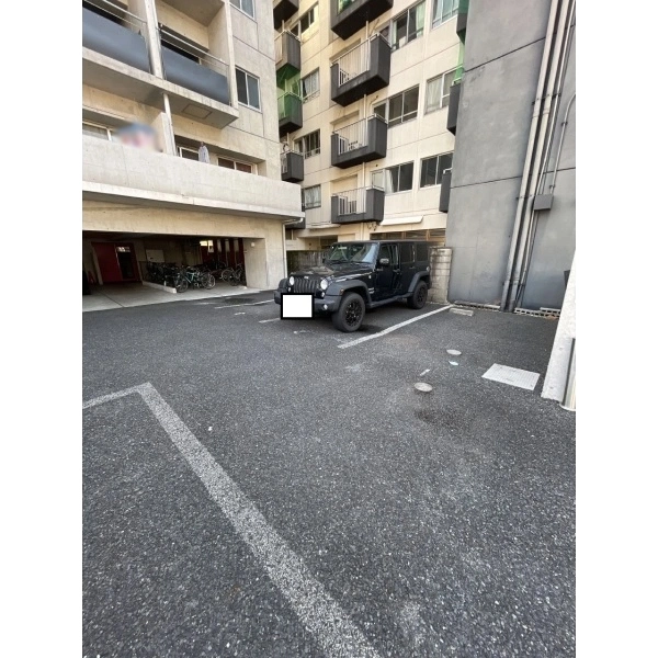 クロサスレジデンス徳川園 駐車スペース