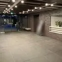 シティハウス吉祥寺北町 エントランスホールはラウンジと連続した空間