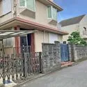 小金井市本町３丁目 現地（古家あり）：対象地の内、北側を分筆して売却予定。