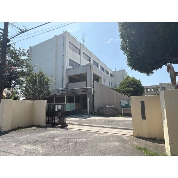 市川市八幡5丁目 市川市立第三中学校(中学校)まで約2700m(徒歩34分)