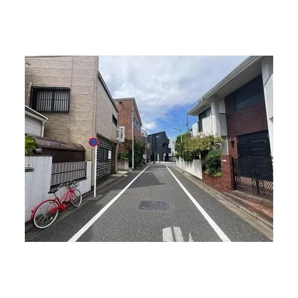 世田谷区若林２丁目 北側前面道路(1)（２０２６年８月撮影）