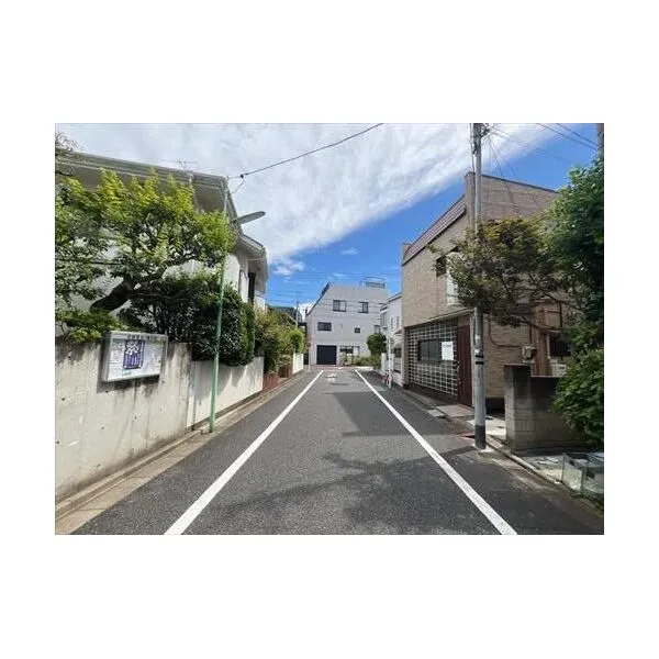 世田谷区若林2丁目 北側前面道路(2)(2026年8月撮影)