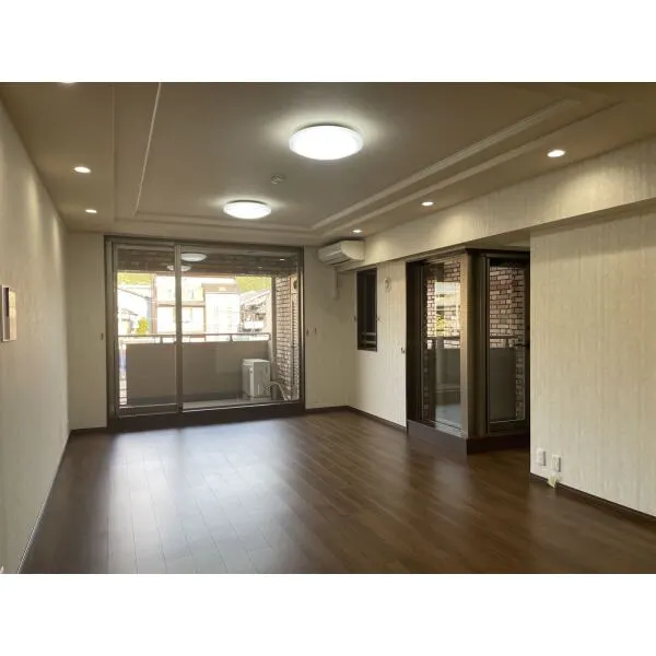 グランドヒルズ岡崎神宮道 LDK