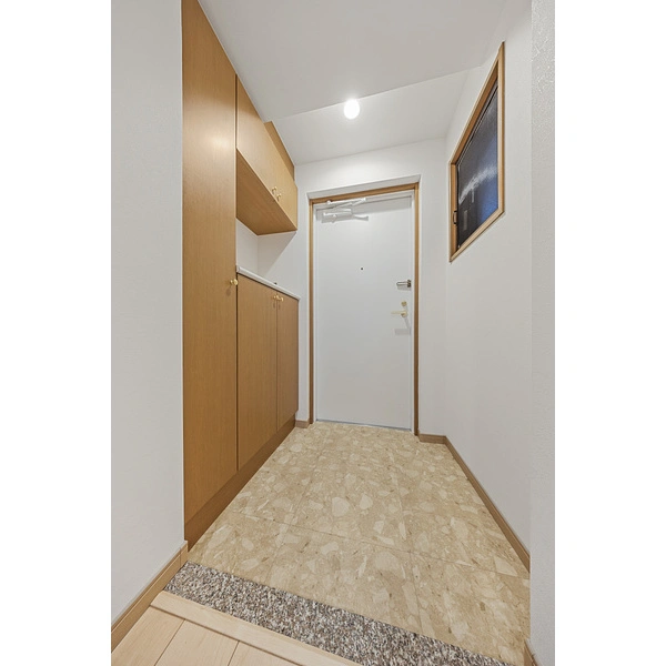 ライオンズヒルズ新松戸 玄関