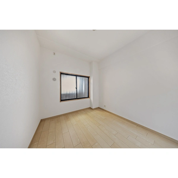 ライオンズヒルズ新松戸 北側洋室約4.9畳