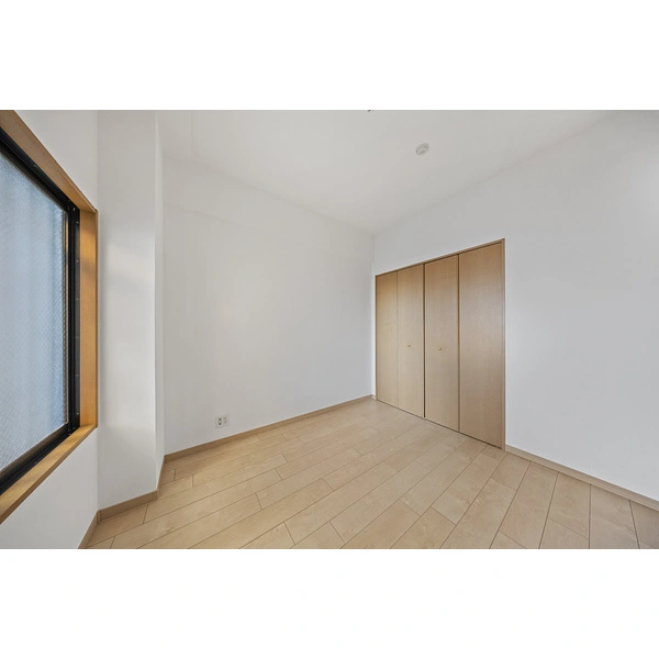 ライオンズヒルズ新松戸 ウォークインクローゼット(約1.5畳)付北側洋室約4.9畳