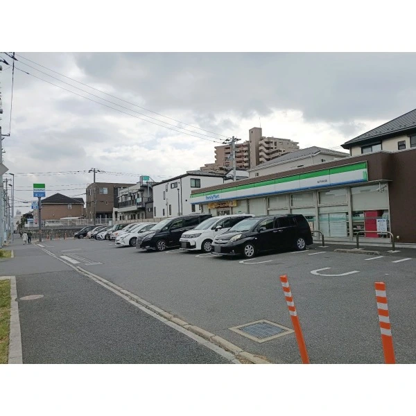 ライオンズヒルズ新松戸 サミットストアテラスモール松戸店(スーパー)まで約870m(徒歩11分)