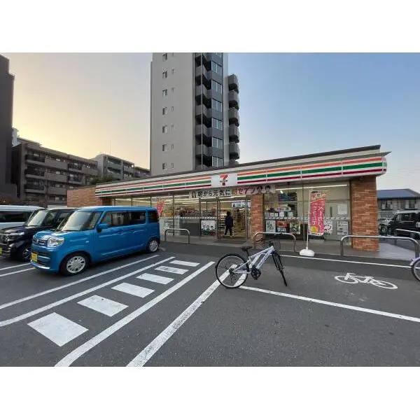 サンクレイドル八千代中央レジデンス セブンイレブン八千代ゆりのき台4丁目店（コンビニ）まで約170m（徒歩3分）