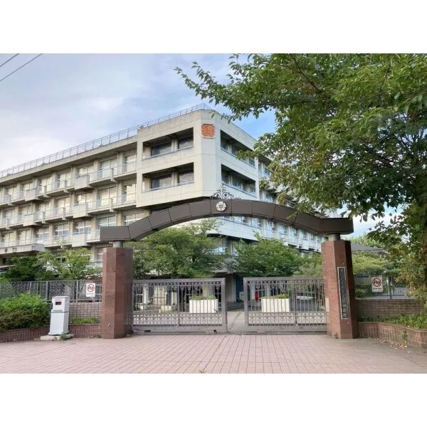 さいたま市浦和区上木崎６丁目 さいたま市立大原中学校（中学校）まで約950m（徒歩12分）