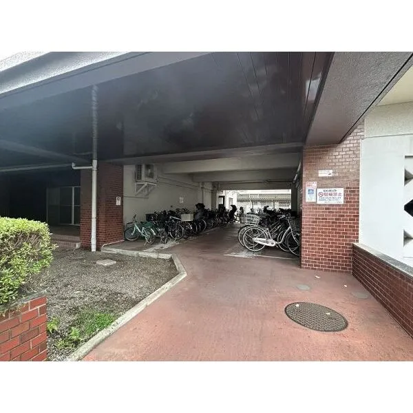 蓮根スカイマンシヨン 駐輪場