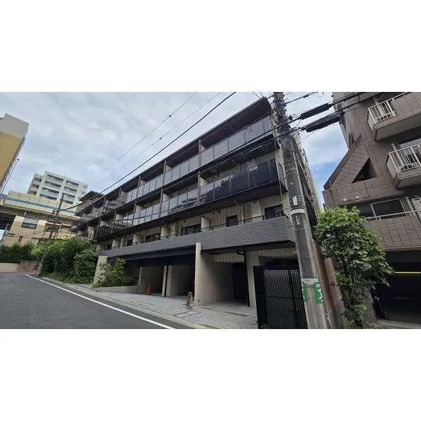 リビオレゾン参宮橋 洗練された佇まいが映える、デザイン性の高い外観