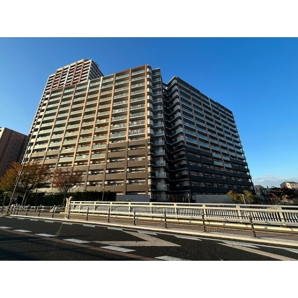 ライオンズ放出セントアリーナ 外観